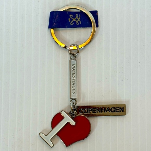 Copenhagen Denmark  Keychain Heart  Souvenir Metal Keyring - Picture 1 of 4
